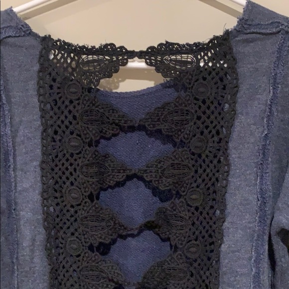 Free People Black and Blue Boho Crochet Cropped Sweatshirt - Women’s Size XS - Picture 7 of 8
